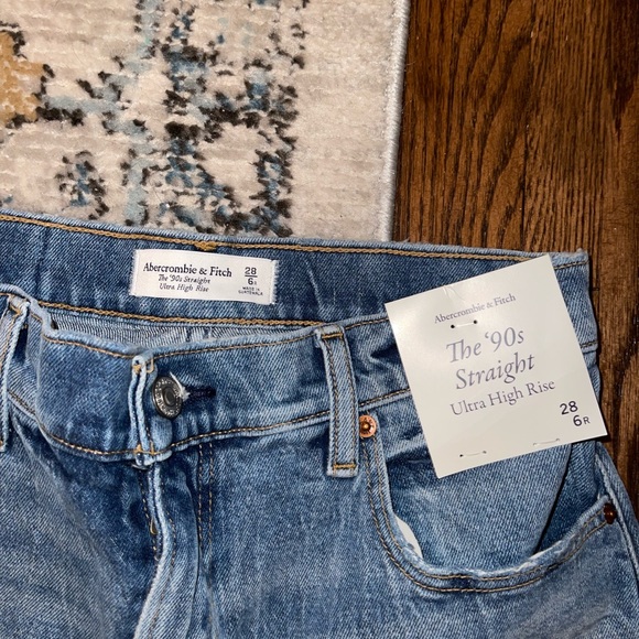 Abercrombie 90’s Straight Jeans NWT - Picture 5 of 6
